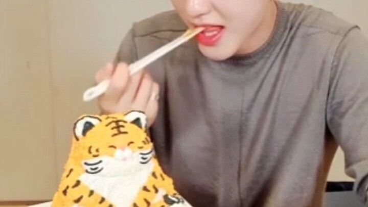 Hoshi: Trong mắt không thể chịu nổi bất kỳ hình thức nào của chuột hamster #GiảiThưởngĐánhGiáGiảiTrí