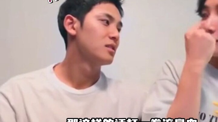 Kim Min-kyu: “Bro, they say I’m a potato.” #Yoon Jeong-han: “If I punch you, you’ll even have ketchu