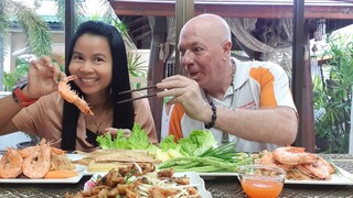 ผัดไทยกุ้งสดเพิ่มเติมคือกุ้ง เมนูฝรั่งกินแล้วชอบทุกคน หอยทอดกรอบ Yummy Pad Thai You Have To Try