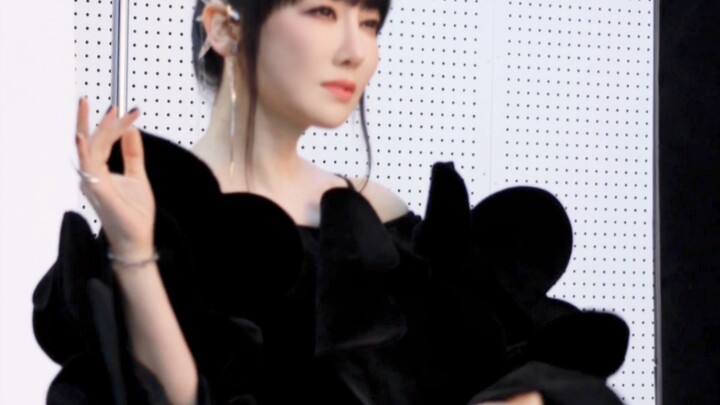 【Sa Dingding】A Free-Walking Flower—Snippets