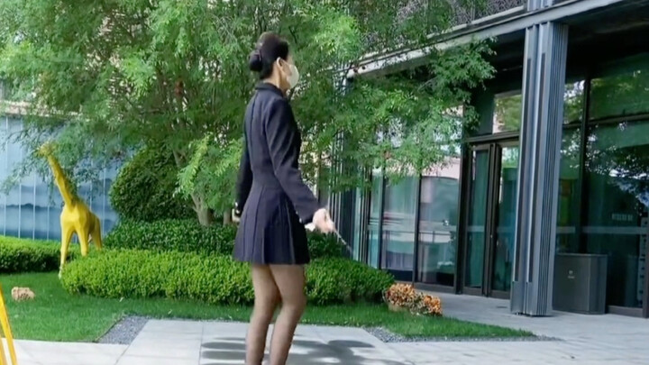 Senam tali bisnis, kontraslah yang bikin ramai