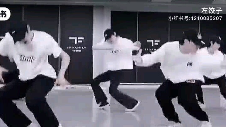 رقصة فنغشين للأجيال الثلاثة