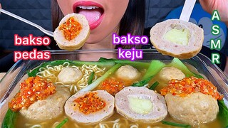 MAKAN INDOMIE BAKSO KEJU & PEDAS *EATING SPICY & CHEESY MEATBALL NOODLES ASMR Sounds