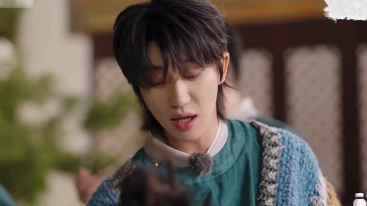 Xu Minghao can't stop eating. To be honest, he still has to be timid.