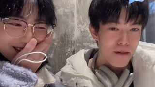 [Cong Lu] Talking about security, she kissed him unexpectedly on the face, so sweet! Lu punched Cong
