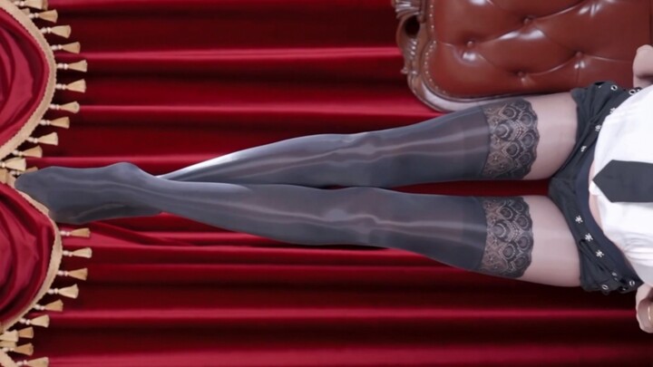 دمية على خيوط الشاشة الكاملة تقترب