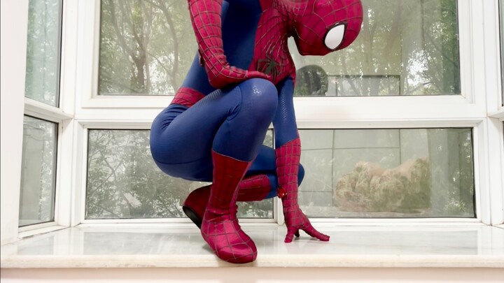 Bộ đồ The Amazing Spider-Man 2 với giá 3.200 euro