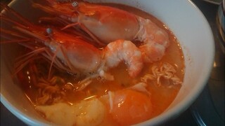 TOM YUM KUNG Noodle with Shrimp  มาม่าต้มยำกุ้ง ต้มยำกุ้งน้ำข้น กุ้งตัวโตๆ