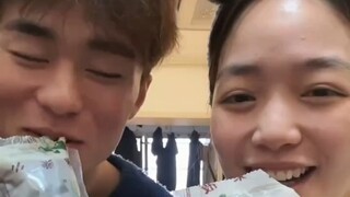 情侣俩一起喝中药调理身子，一个体虚，一个体寒，这就是别人家的学校吗，哈工大自产的智能控温羽绒服马上到货了！