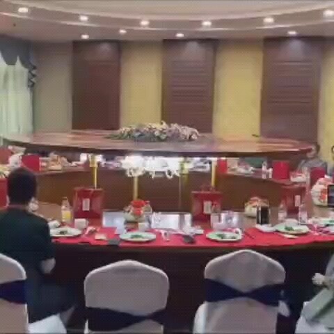 งานเลี้ยงนี้ต้องแพงแน่นอน