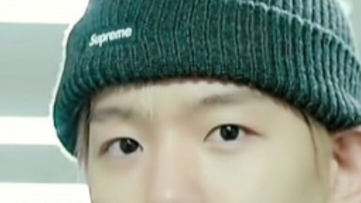 Baekhyun: My eyes are tiny, like little buttons—what’s going on! I’m afraid my brother will find out