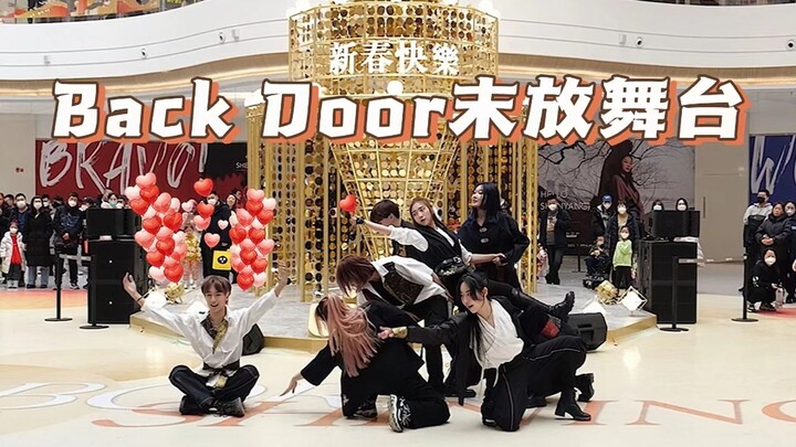 【Stray Kids】神级还原末放Back Door舞台？凌晨四点还在缝路演服的努力丝带！！