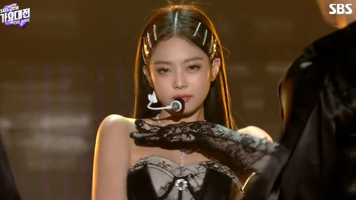 [JENNIE] Adegan terkenal Solo "Swarovski", sangat mulus!