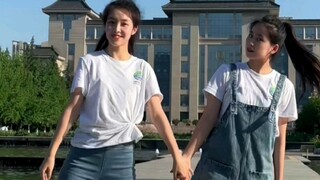 จึงกระโดดลงสู่มหาสมุทรแห่งผู้คน ต่างมีลมฝนและแสงตะวันอันสดใส สุขสันต์วันสำเร็จการศึกษา!