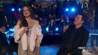 Liz Gillies & Seth MacFarlane - White Christmas - The Wonderful World Of Disney: Holiday Spectacular