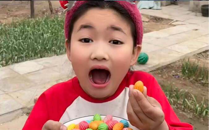 Kids, check out Sister Xiaowu's makeup imitation five years later—let's see which one the kids like 