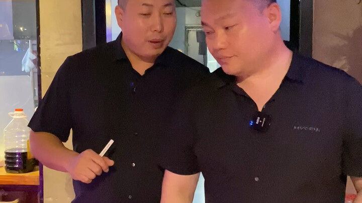 Lão Tứ không tốn một xu mà sự nghiệp lên tầm cao mới