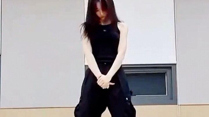 อีจูฮยอนแห่ง LIGHTSUM คัฟเวอร์เพลง "MOVE" ของ T5 สด