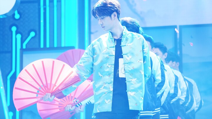 【Wang Yibo】Bagaimana bisa menahan tawa? Sedang menunggu secara online, cukup mendesak