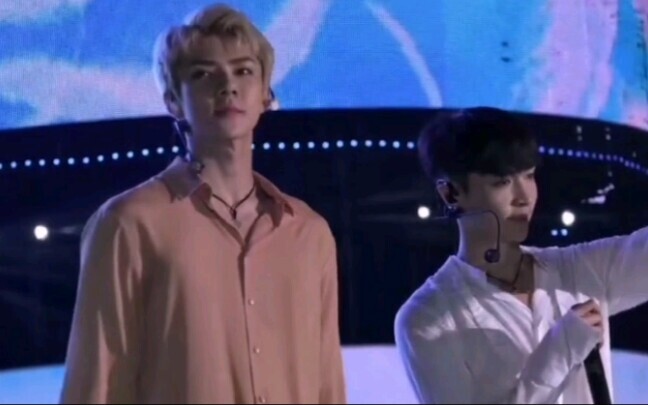 【Hoonheung】Khi Zhang Yixing 17 tuổi gặp Woo Sehun 14 tuổi, cuộc sống luyện tập tẻ nhạt của anh từ đó