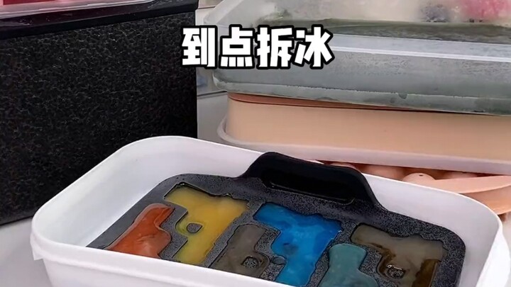 It's time to break the ice—does it help relieve stress? #StressRelief #ImmersiveIceBreaking