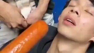 这一瞬间，他想到了宇宙的万千种形态