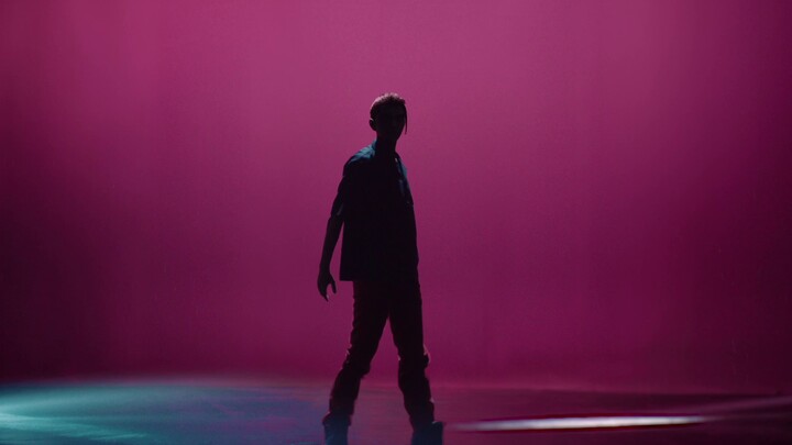 [Infinite King Group-Xin] You hummed a simple melody, dispelling the noise of the world. From then o