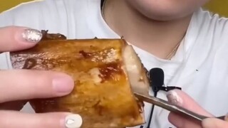 Chinese Asmr eats bone marrow🤔😮