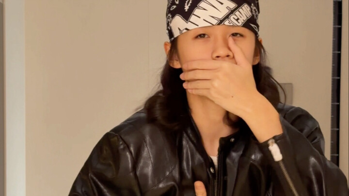 Apakah kamu berhasil naik bus terakhir? Versi muntah hadir