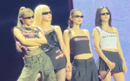 BLACKPINK four-member version like JENNIE