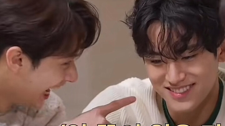 Wen Junhui and Kim Min-kyu make my heart melt