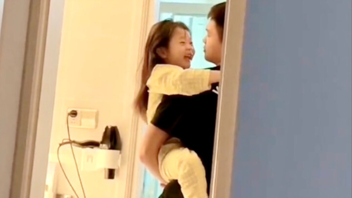 When the older brother heard that his younger sister had been waiting for him to come home, he rushe