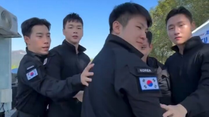 คัง แดเนียลดึงวูจีออกมาให้แฟนๆ ได้เห็นหน้าแล้ว ฮ่าๆๆๆ