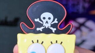 คราวนี้เป็นตาของ SpongeBob ที่จะคลั่งไคล้ของเล่น KFC Halloween แกะกล่อง [ไม่ใช่ของเล่น]