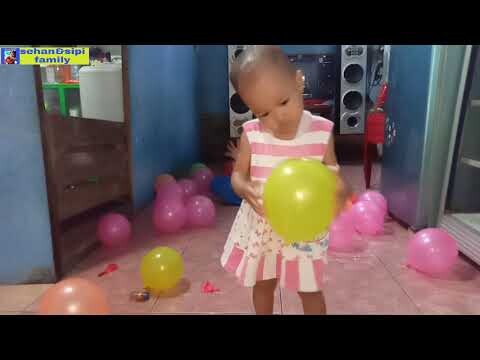 AKIFA BERMAIN BALON UDARA