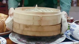 Có một người cha là đầu bếp trong một khách sạn năm sao. Bữa tối hàng ngày của ba cô con gái ông đượ