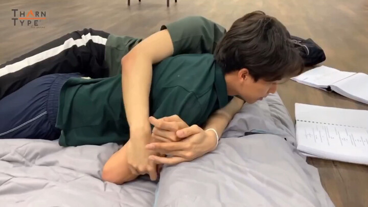 与爱同居 哥哥弟弟之前官方花絮  很清楚的 可以收藏