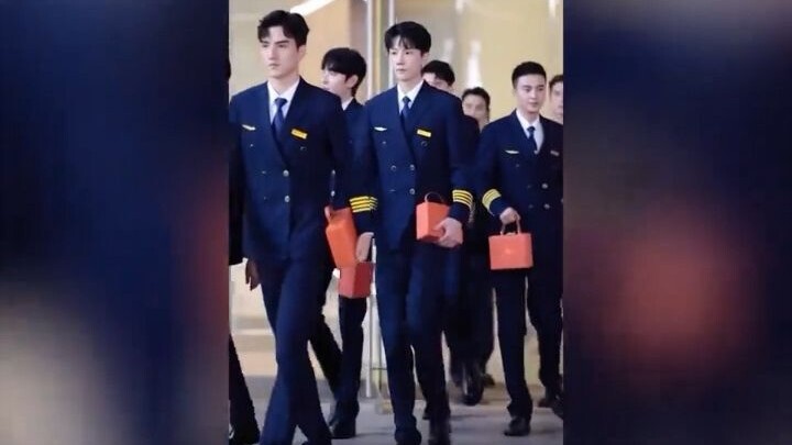At the Hangzhou Asian Games, all the handsome cadets from police academies across the country were b