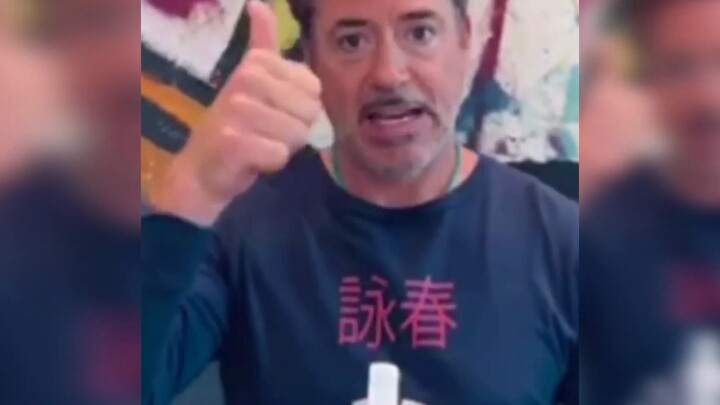 Robert Downey Jr. gửi video tới các fan điện ảnh Trung Quốc, bày tỏ quyết tâm học tiếng Trung, áo ph