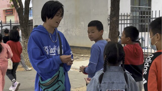一千多的耳机被压扁了