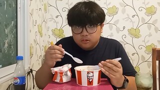 กินข้าวยำไก่แซ่บกับวิ่งแซ่บ KFC