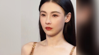 พี่สาว...อายุ 45 แล้วยังใช้แป้งแต่งหน้าได้อยู่เลย