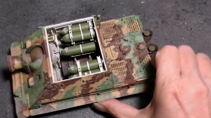 One gun, one building, 1/35 Sturmtiger production demonstration