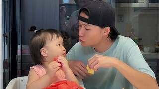 刚满2岁宝宝独自购物到底会给母亲买什么样的礼物？ #母亲节快乐 #母亲节礼物 #露兮粑粑