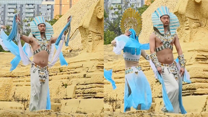 Male actor performs belly dance at scenic area, his enchanting moves earning praise: "He twists even