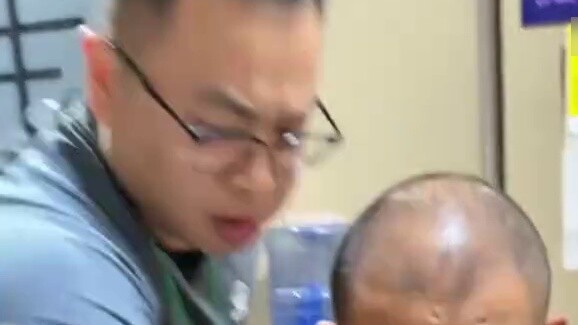 Dirty teacher; those who played mahjong and basketball were silent after watching it