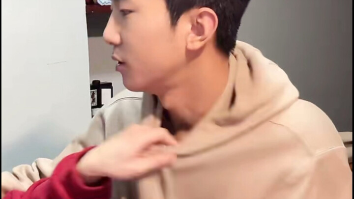 Hạo Kỳ (17.12.2025) hôn đến mức môi muốn nát luôn rồi, 187 mà đối xử với mình thế thì hơi tệ đấy!