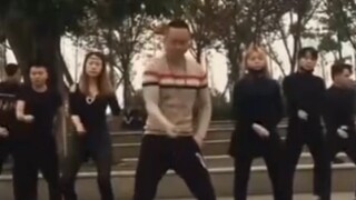 Bạn cùng lớp mắng tôi là đồ lạnh lùng vô cảm