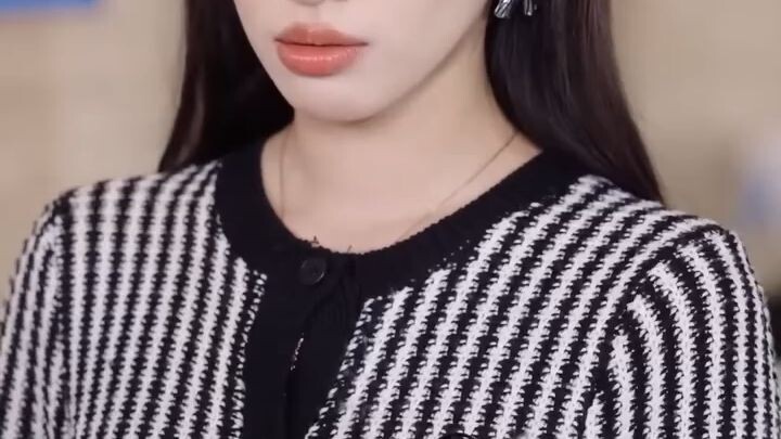 สาวทะลุมิติมาอยู่ร่างดาราดัง (จบ)