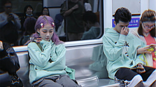 Wearing the same clothes, a little embarrassing.